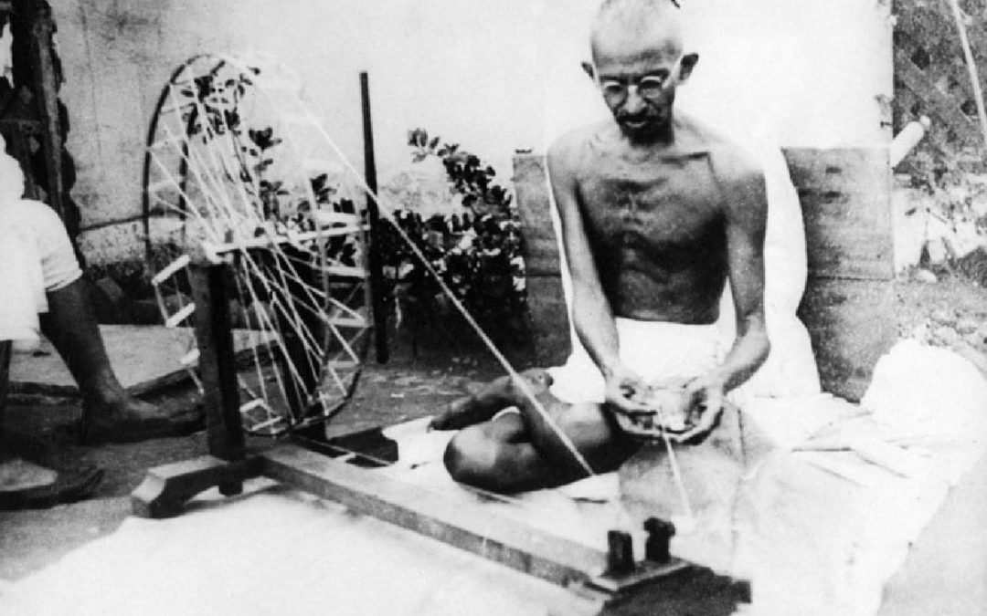 마하트마 간디의 ‘소금 행진’은 비폭력 불복종 운동의 절정… 운동의 최종 목표는 영국인을 내쫓고 인도인 스스로 인도를 통치하는 것